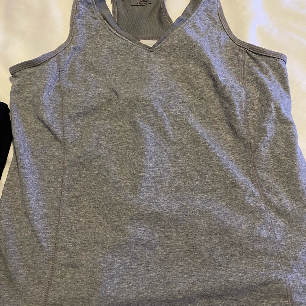 ATHLETIC WORKOUT GYM TOPS 2 NWOT - Picture 5 of 7
